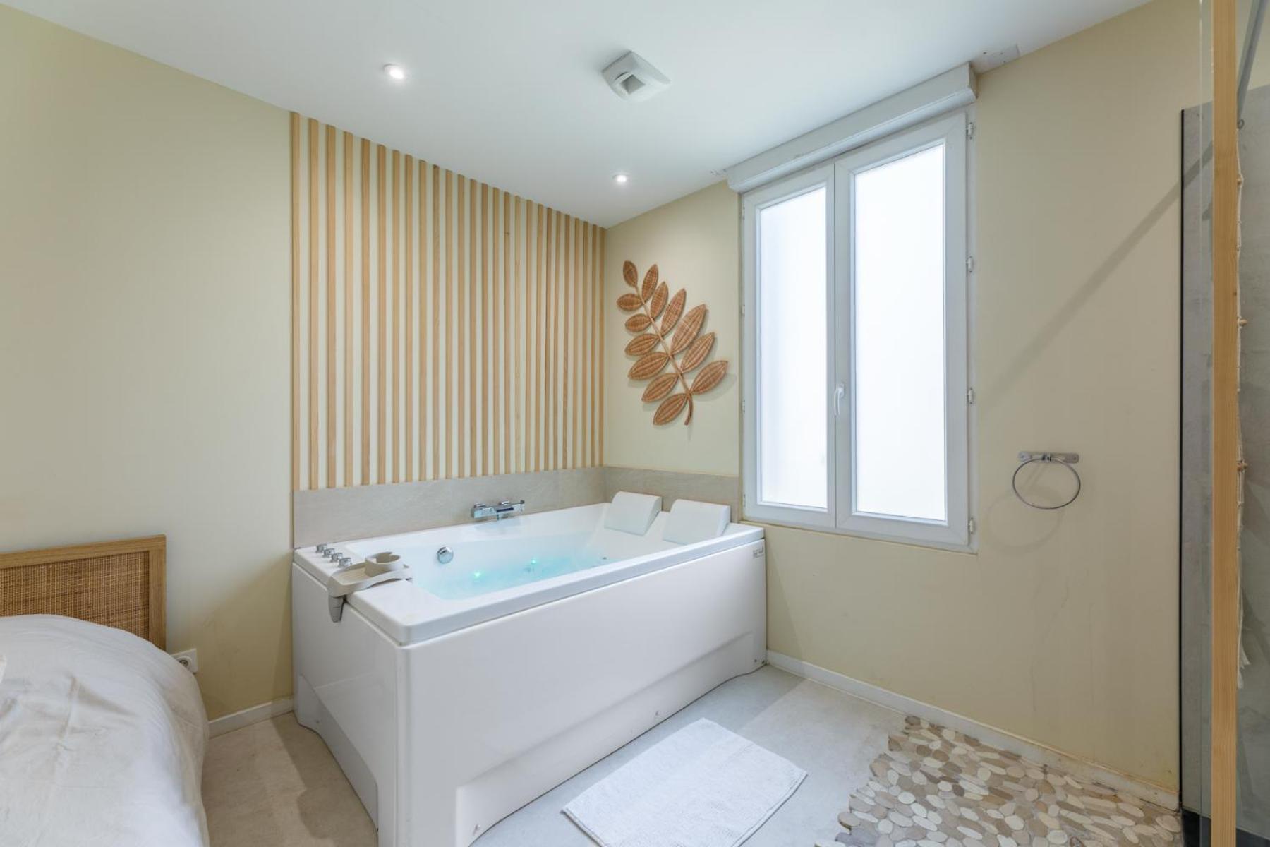 Une Escale A Bali Jacuzzi - Cinema - Self Check-In Le Petit-Quevilly Extérieur photo